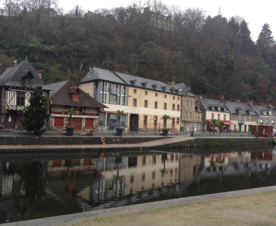 Maison Au Port De Dinan Exterior photo